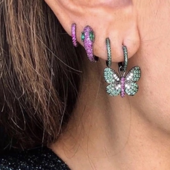 KJANSY Jewelry - 5⭐️ BESTSELLER Pave Snake Earrings